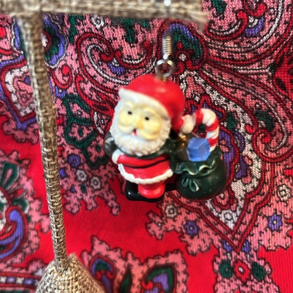 Santa earrings in shepherd hooks, really cute! - Picture 3 of 5